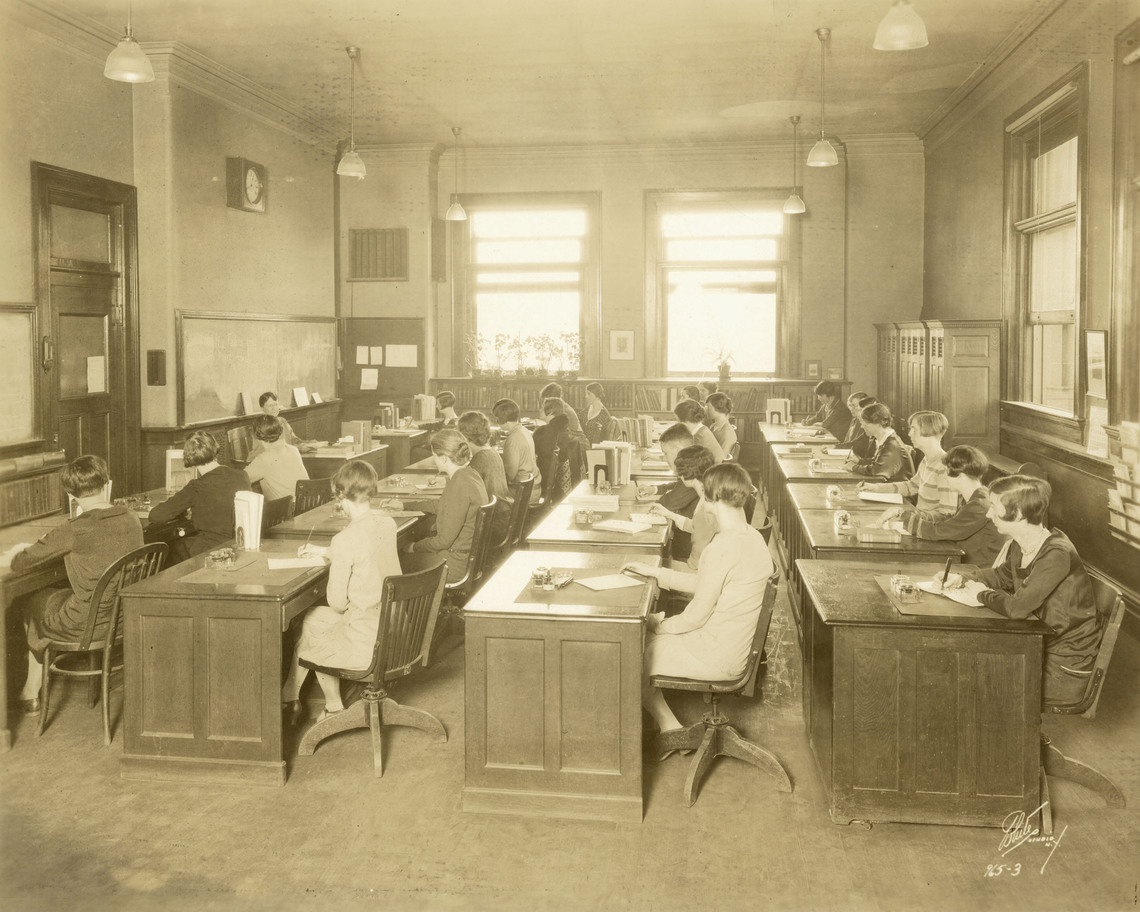 [South Library School Classroom with Class of 1928]